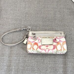 Coach‎ Vintage Poppy Wristlet